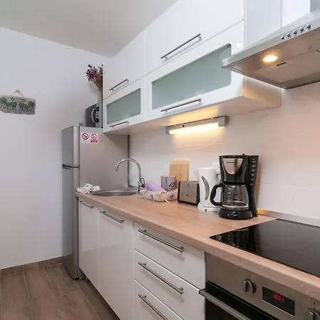 In With Balcony, Air Conditioning, Wifi, Washing Machine 4378-1