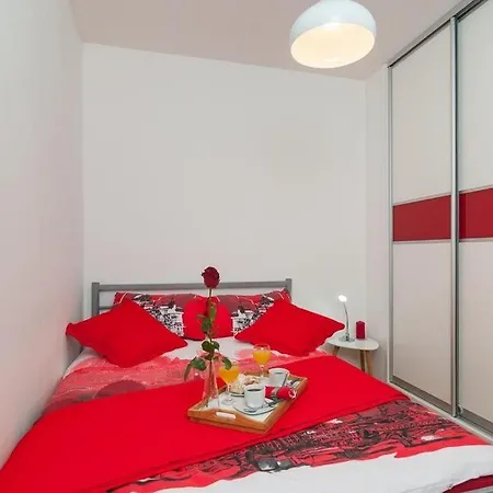 Apartmán In With Balcony, Air Conditioning, Wifi, Washing Machine 4378-1 Split
